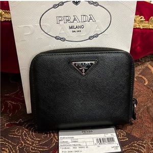 Authentic Prada classic wallet saffiano leather unisex